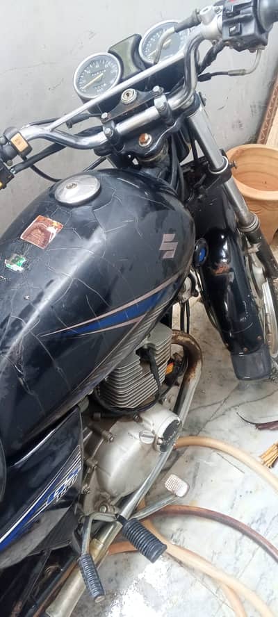 Suzuki GS 150 2021