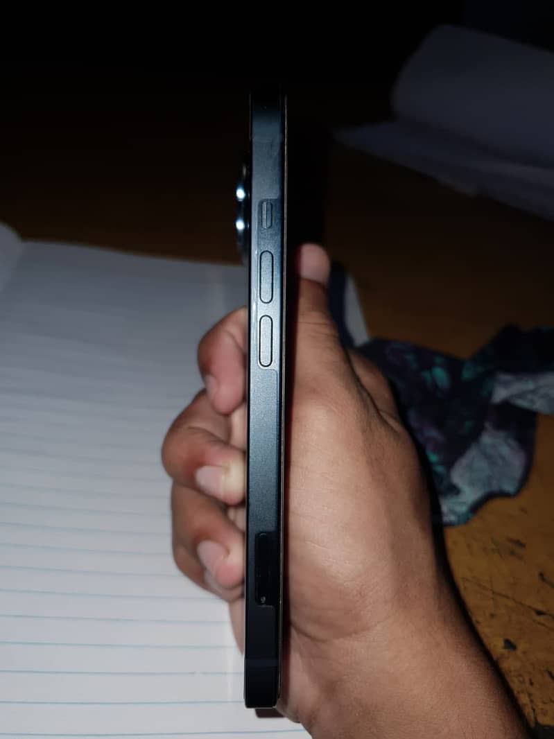 iPhone 13 2