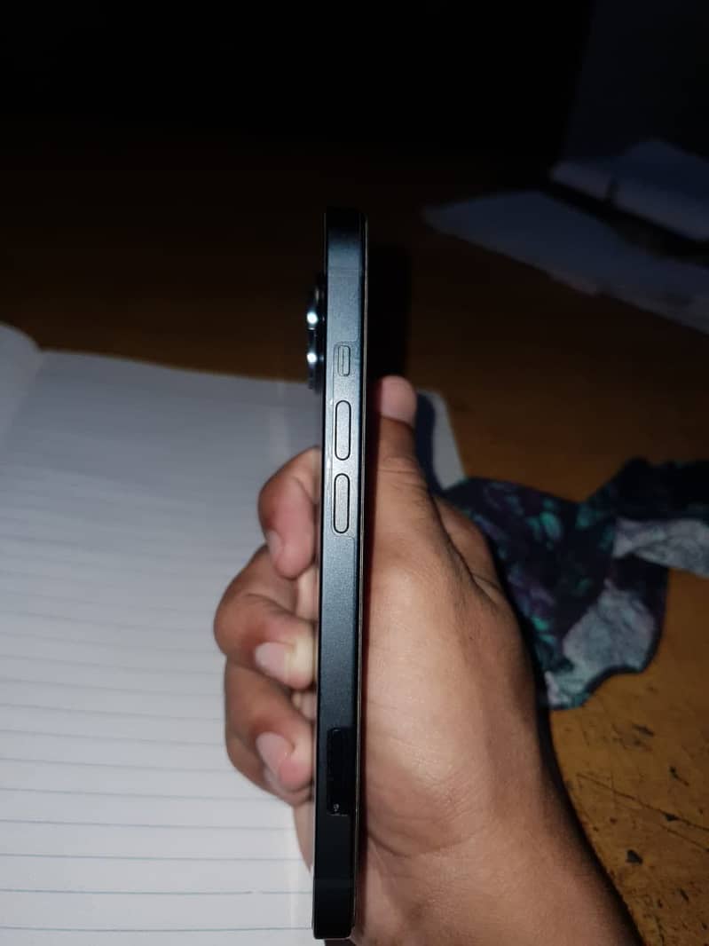 iPhone 13 5
