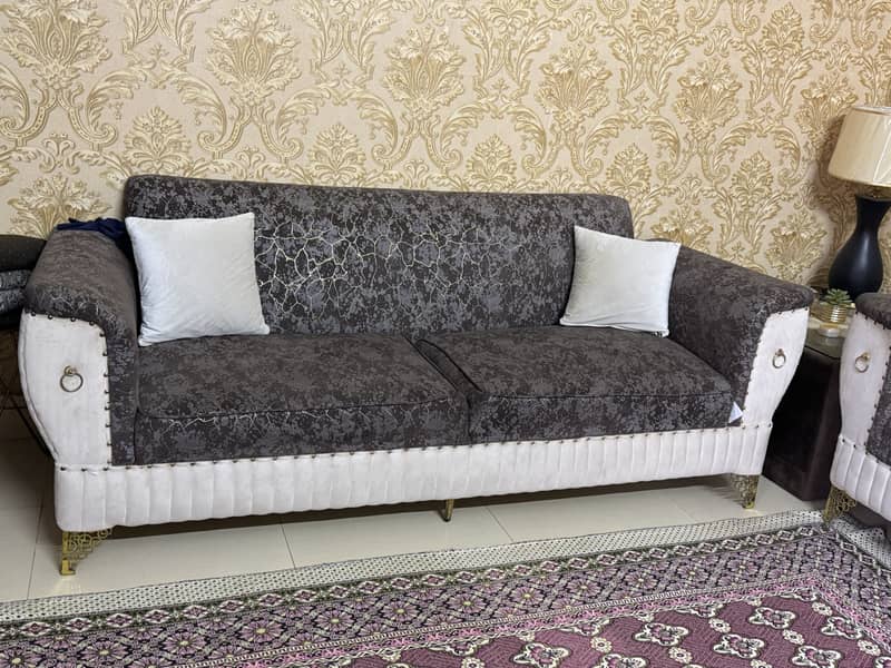 5 seater sofa 0