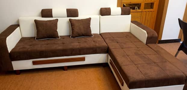 6 SEATER *L SOFA* ALMOST NEW