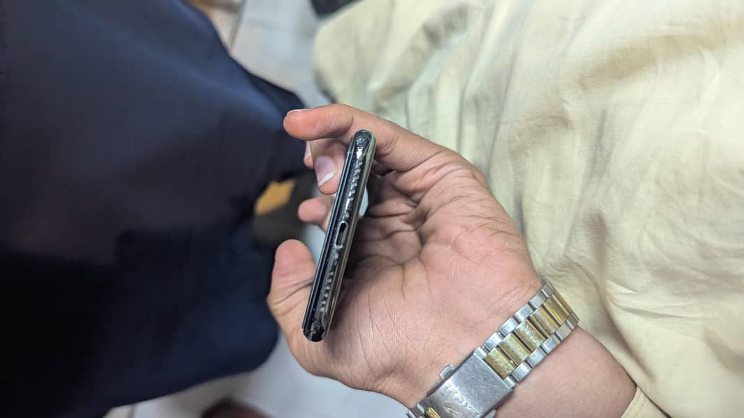 Apple iPhone X 5