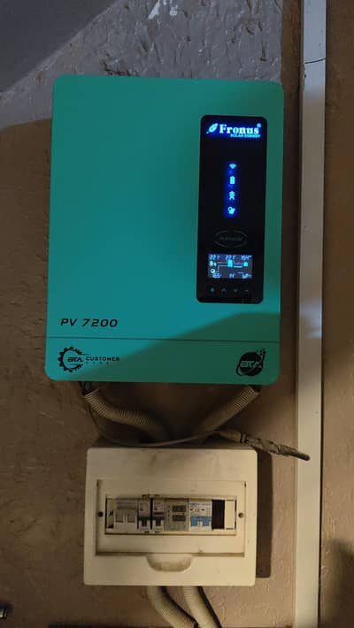 Hybrid solar inverter