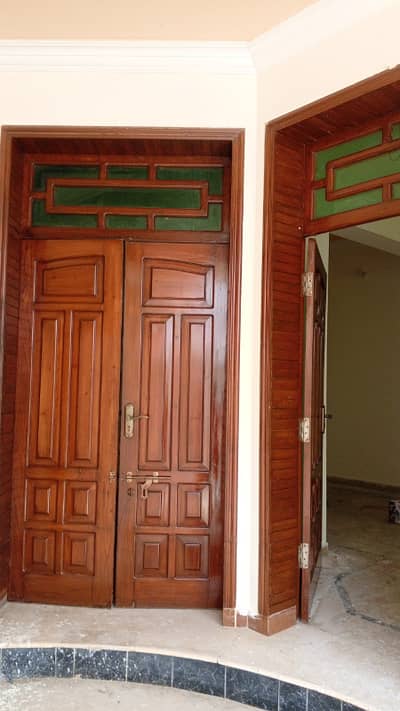 New Muslim town darbar road 7 mrla ground flor fuly marbl house for rent available wid gas