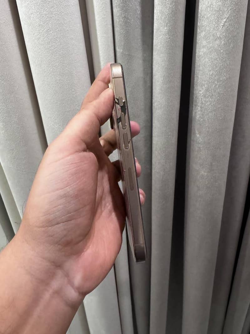 iphone 16 pro 2
