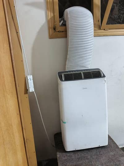 Good Condition Portable AC for Urgent Sale