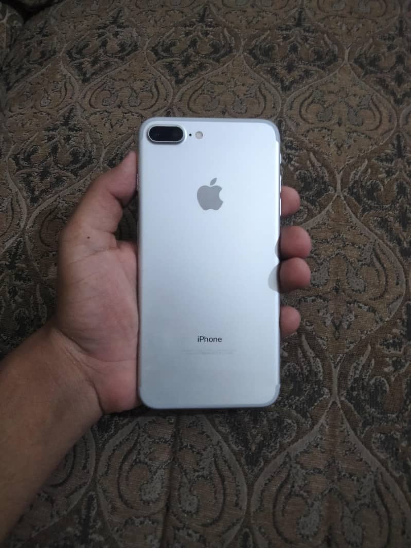 Apple iPhone 7 Plus 0