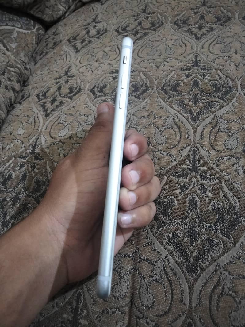 Apple iPhone 7 Plus 1