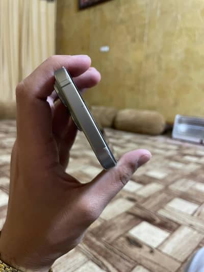 Apple iPhone 16 Pro