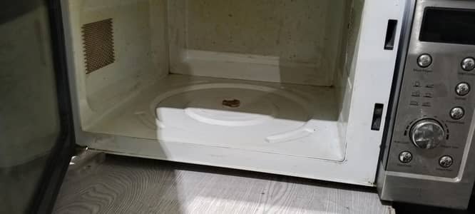 Microwave oven