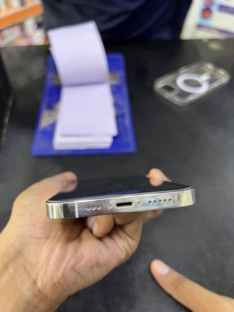 Apple IPhone 0
