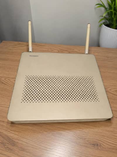 Huawei gpon Fiber WiFi Router (Used) – Excellent Condition