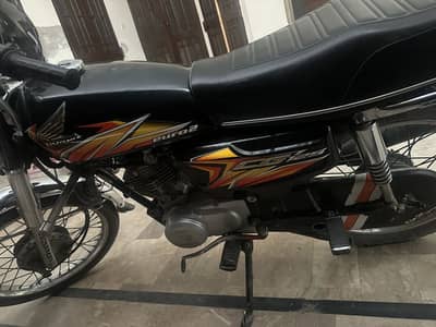 Honda 125 Black