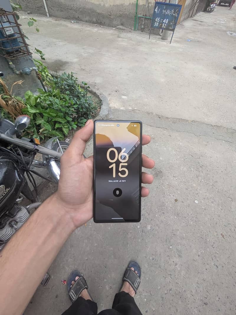 Google Pixel 6a 1