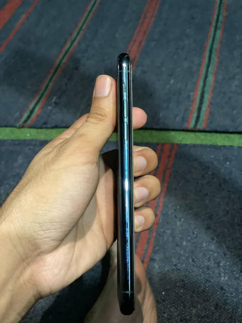 iPhone 11 Pro Max 1