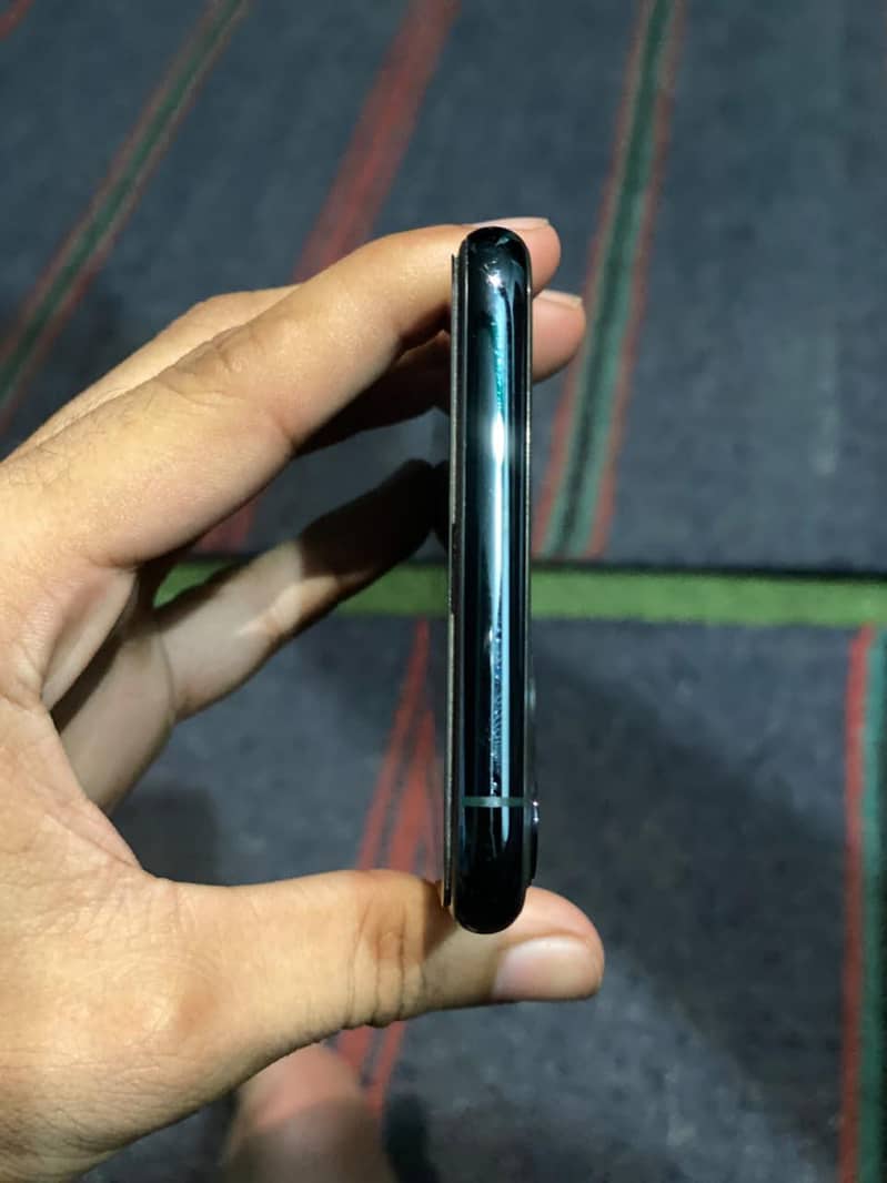 iPhone 11 Pro Max 2