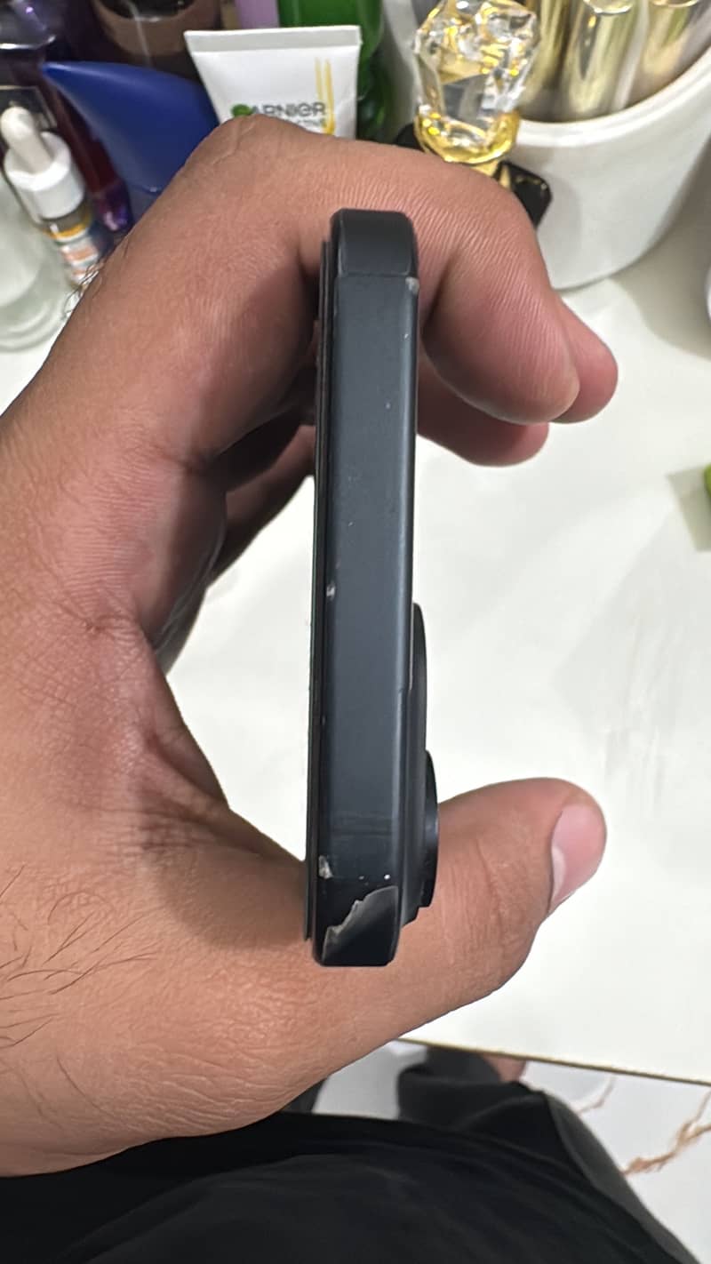 Apple iPhone 15 2
