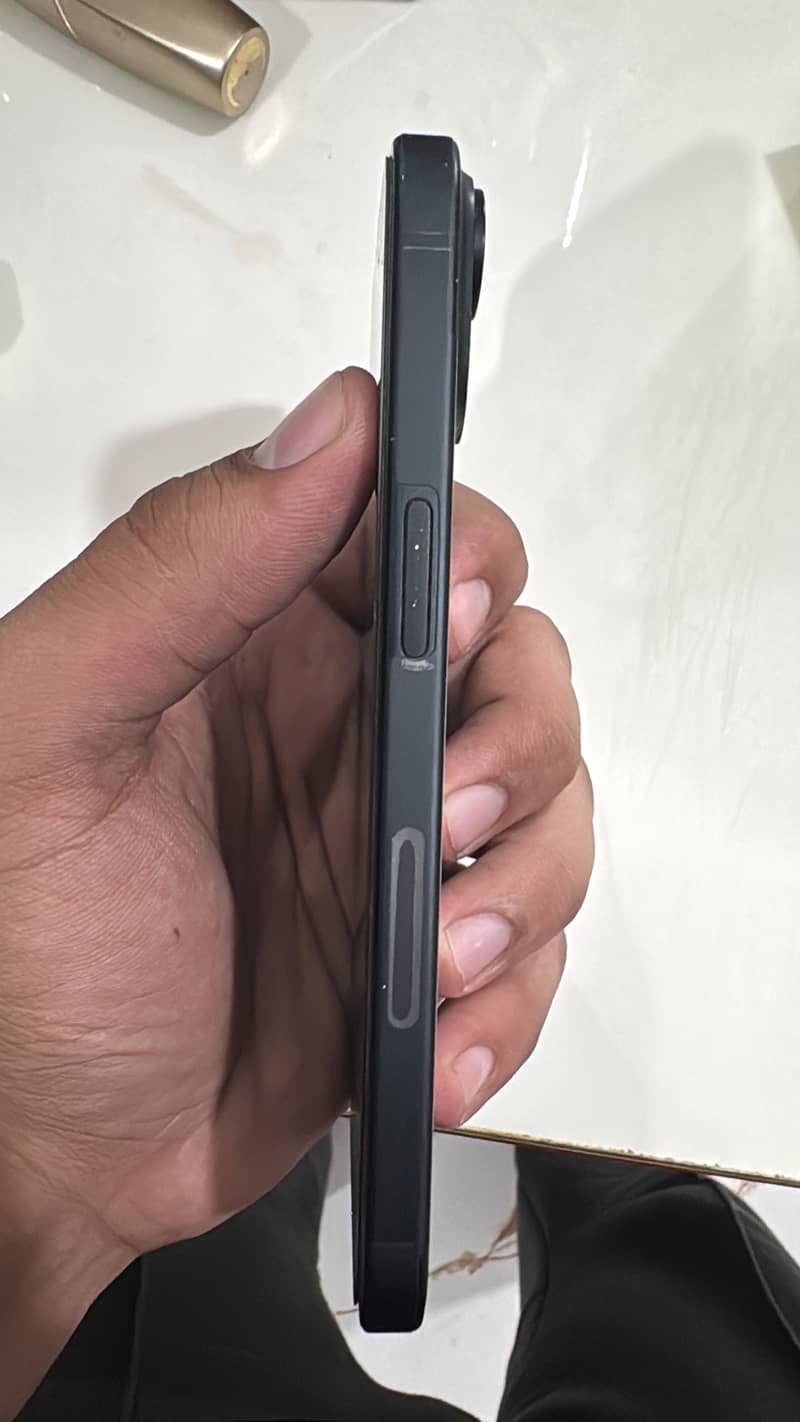 Apple iPhone 15 3