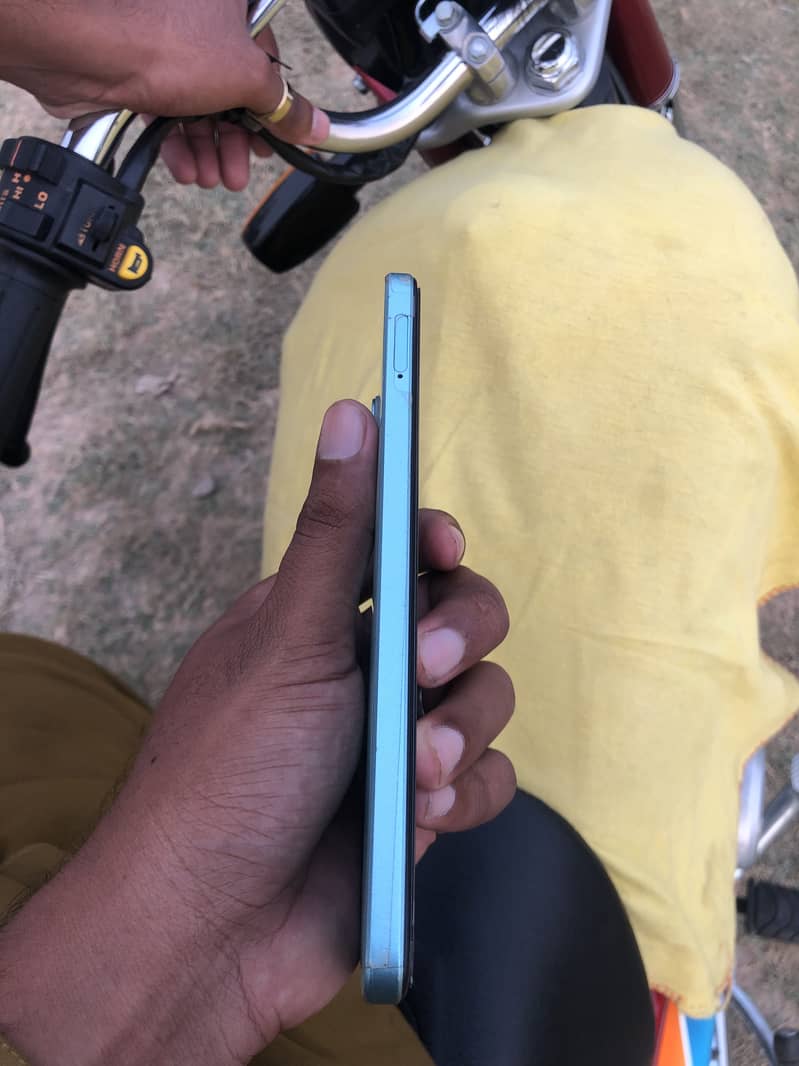 Oppo A78 10