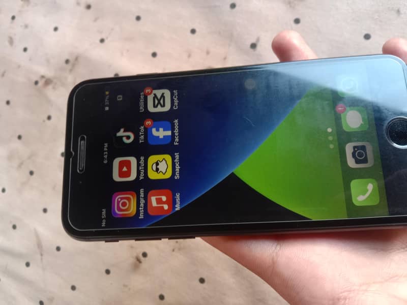 Apple iPhone 7 2