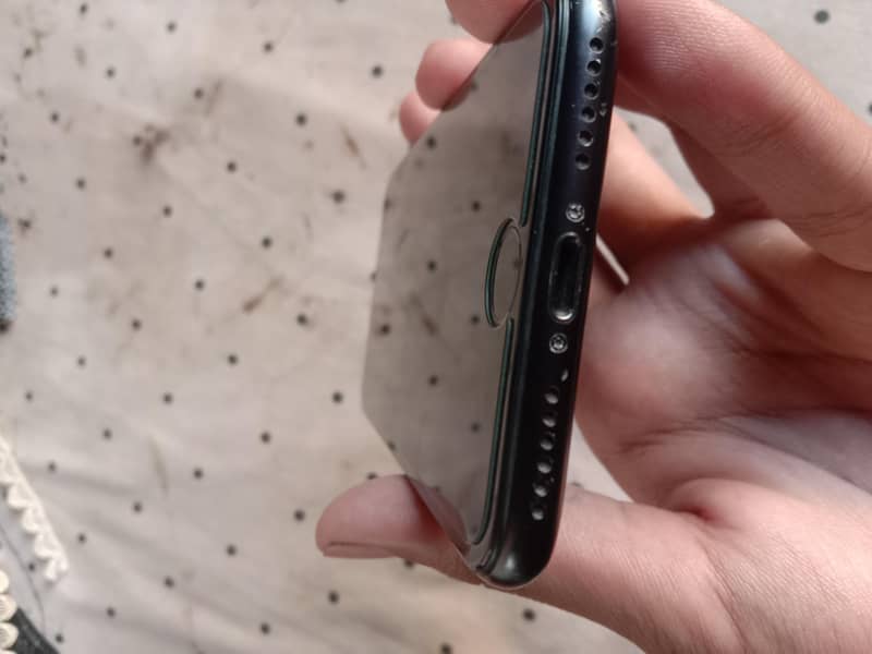Apple iPhone 7 3