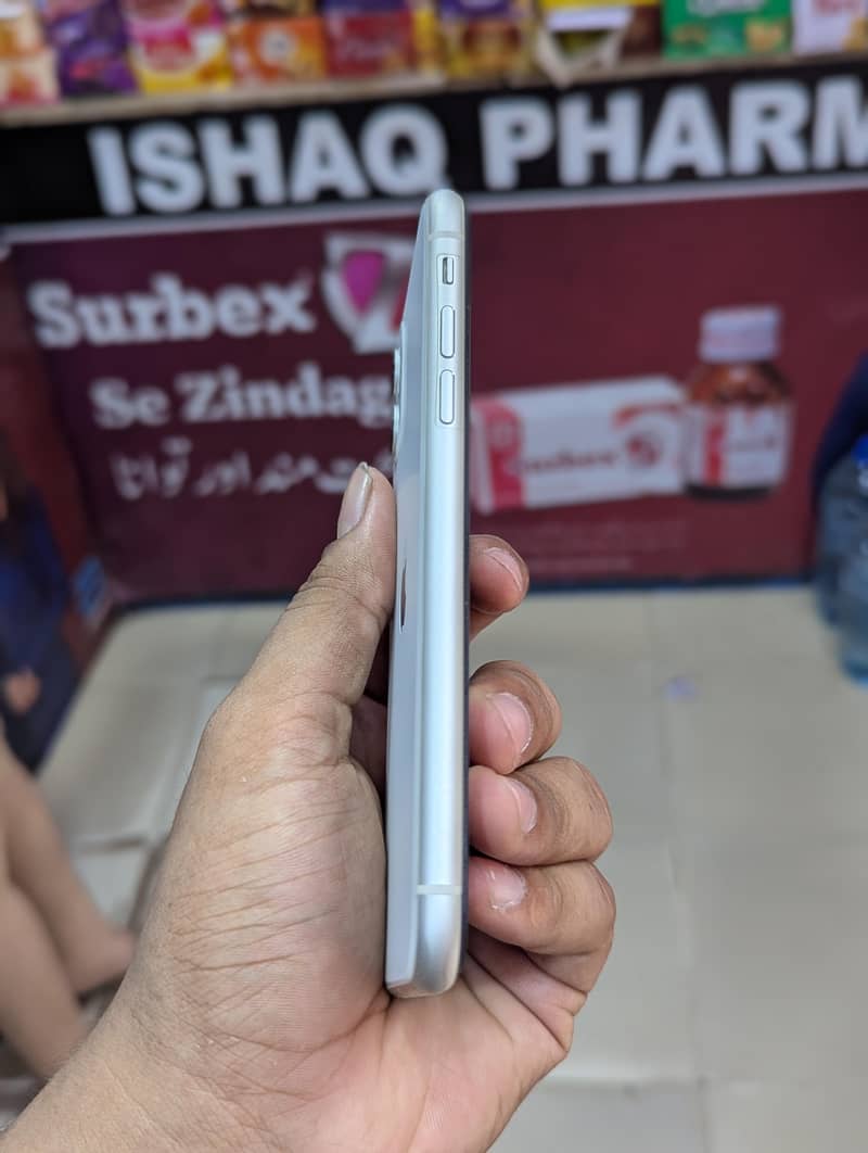 Apple iPhone 11 5
