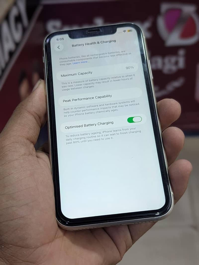 Apple iPhone 11 7