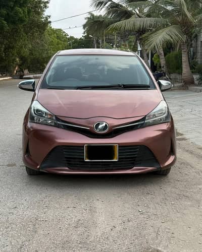 Vitz Jewela model 2014 reg 2017 4.5 grade