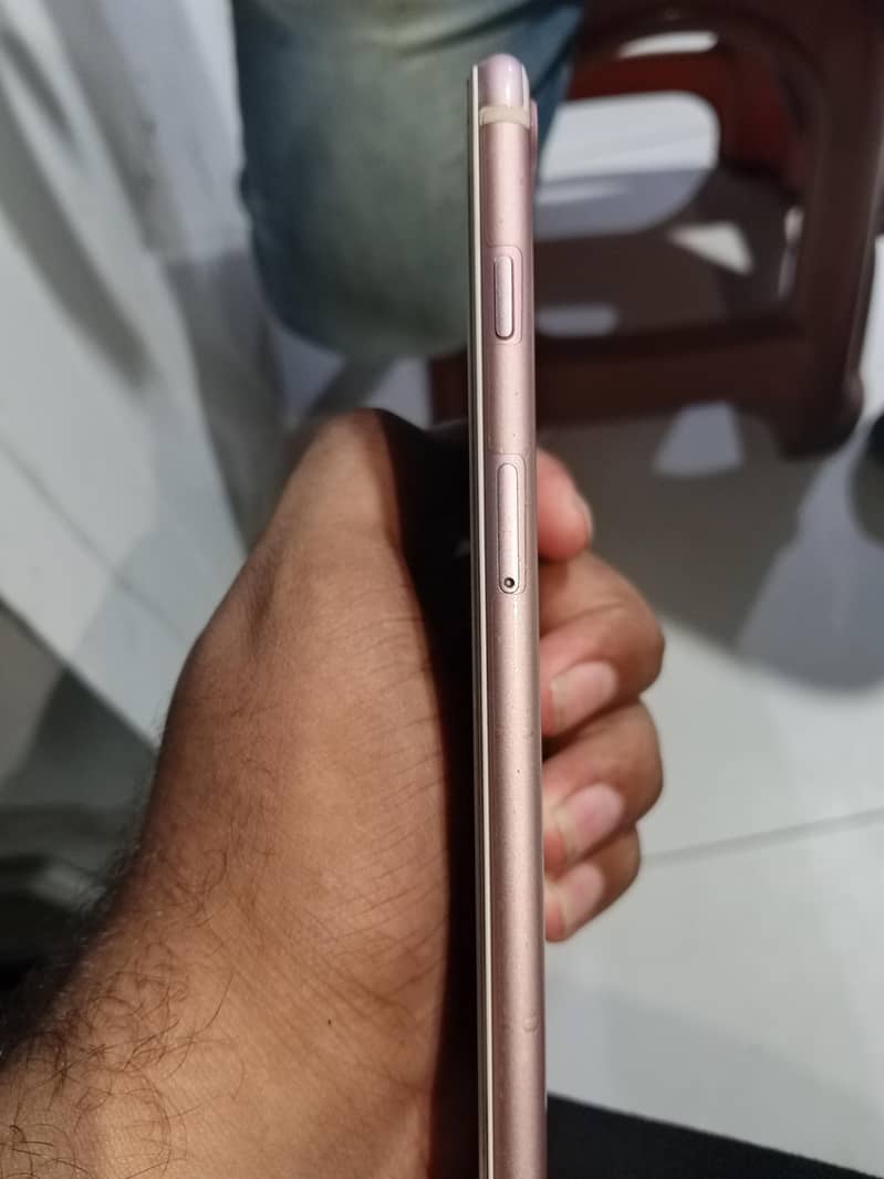 Apple iPhone 7 Plus 2