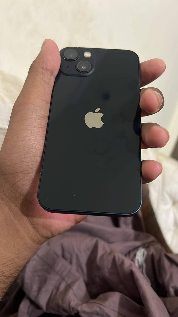 Apple iPhone 13 0