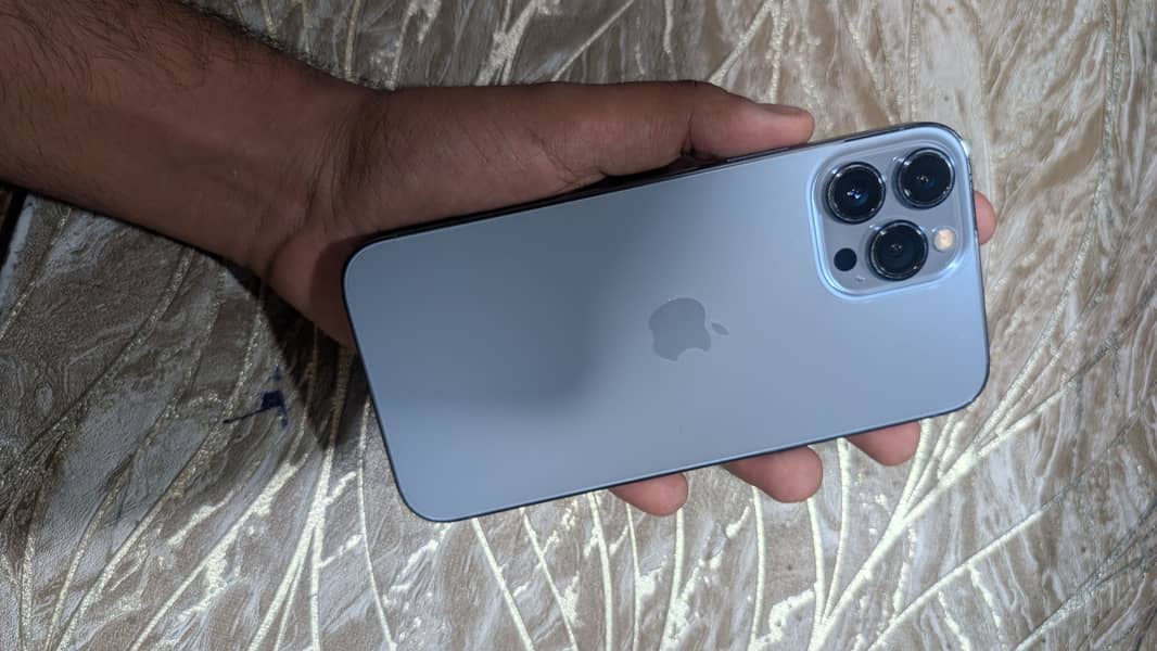 Apple iPhone 13 Pro Max 3