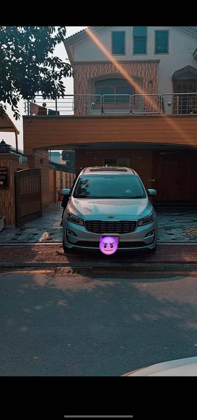 KIA GRAND CARNIVAL 2018