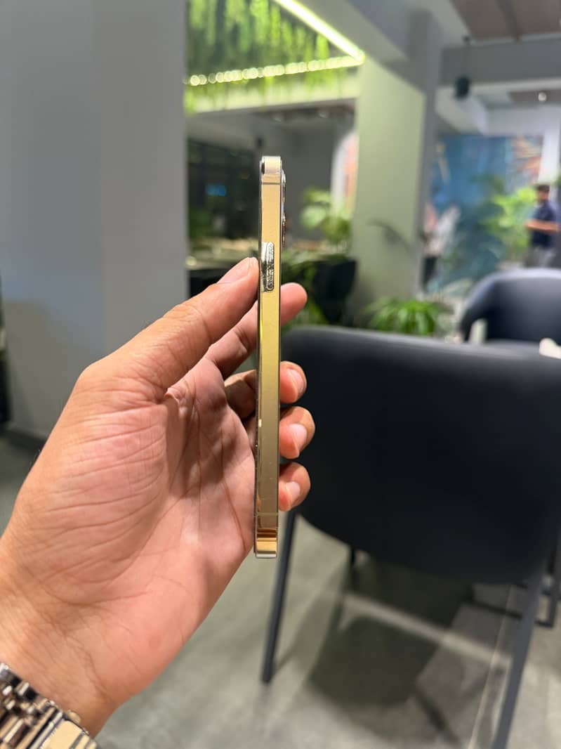 Apple iPhone 12 Pro 5