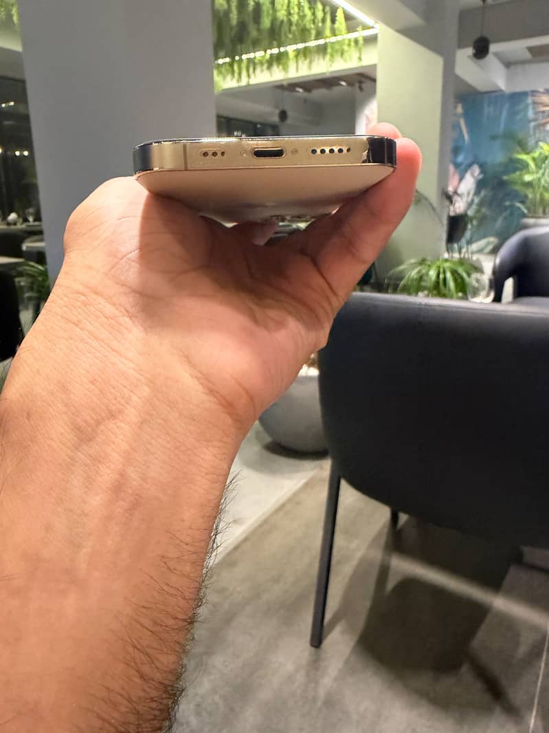 Apple iPhone 12 Pro 7