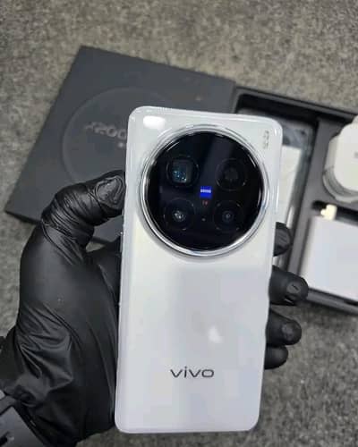 Vivo X200 pro. 12+512 GB 0324=37=61=241 WhatsApp Number