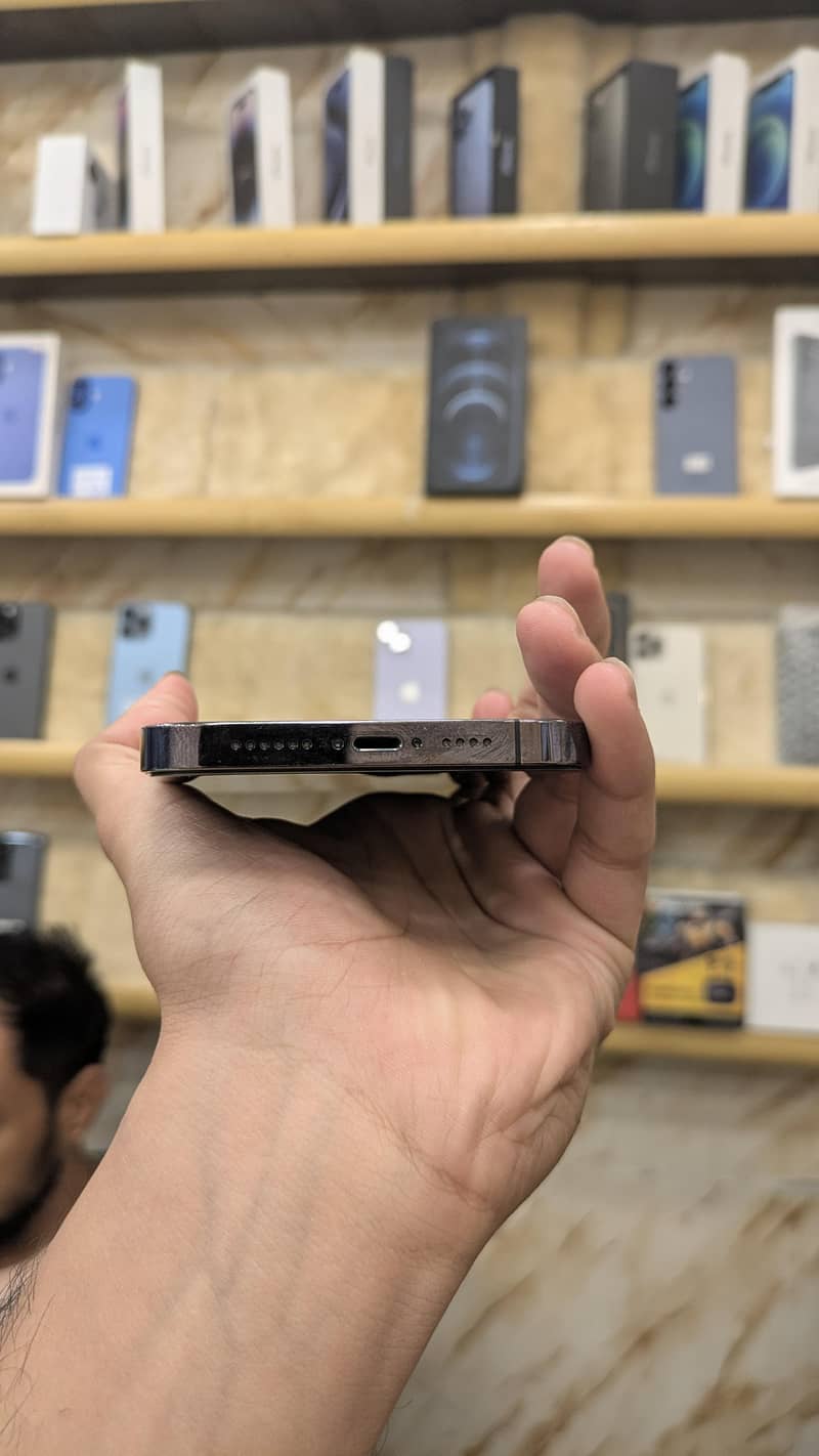 Apple iPhone 14 Pro Max 3