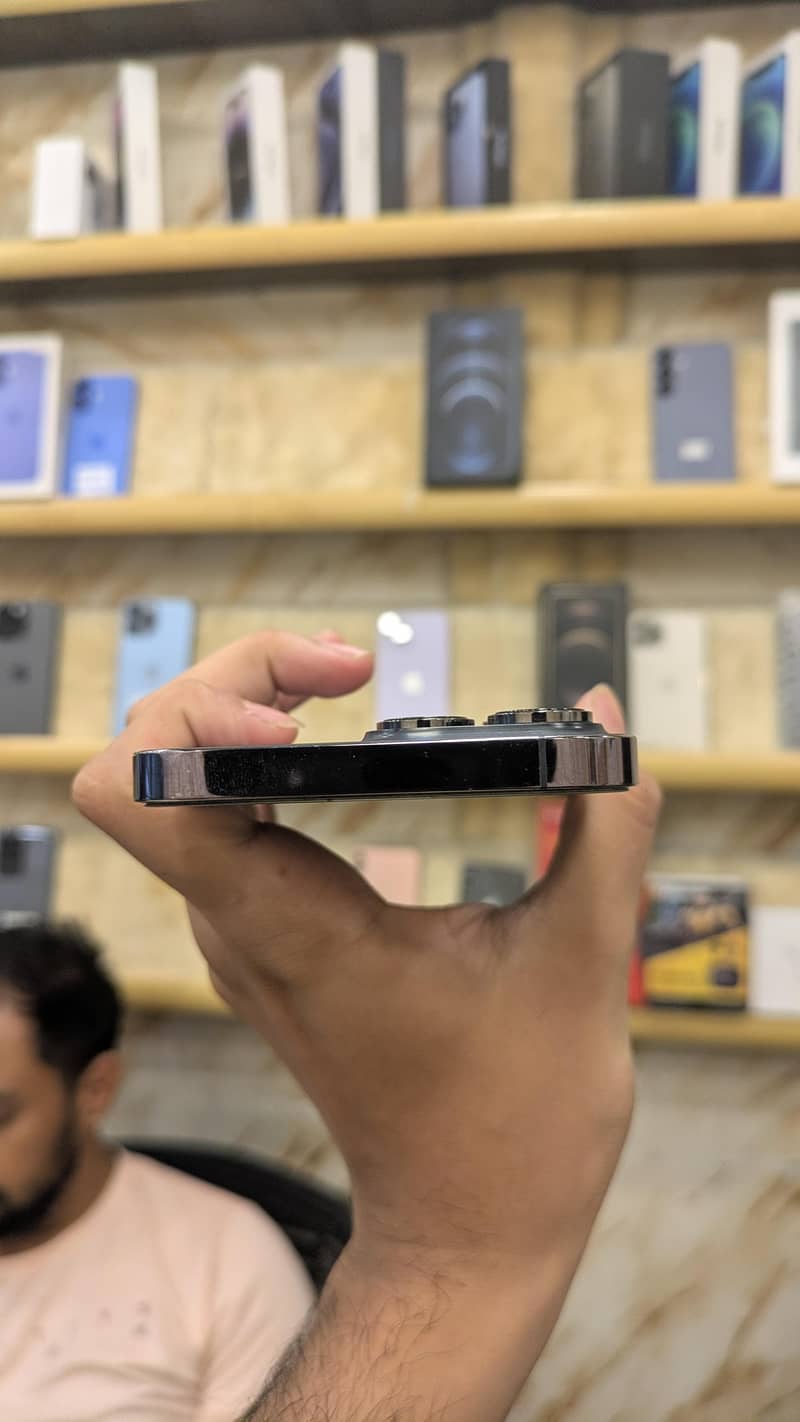 Apple iPhone 14 Pro Max 4