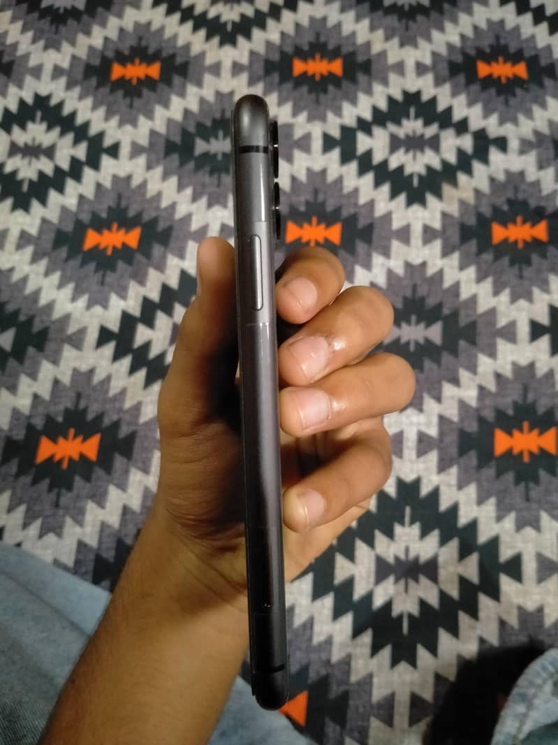 Apple iPhone 11 5