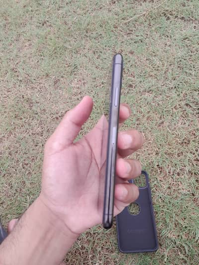 I phone 11 pro max 256 gb (non pta)