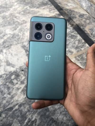 One plus 10 pro 5g 8/128 GB