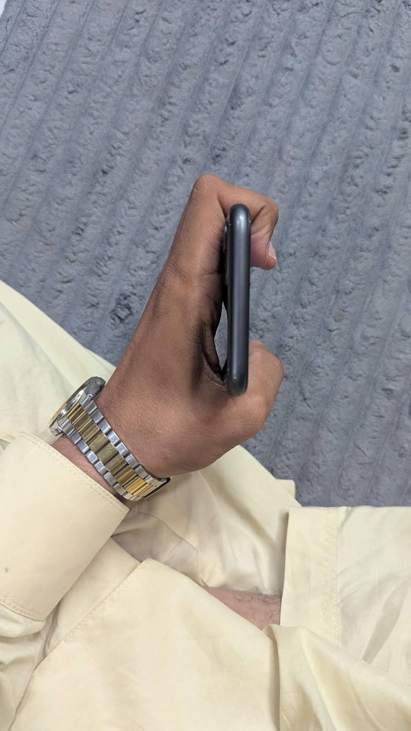 Apple iPhone 11 0