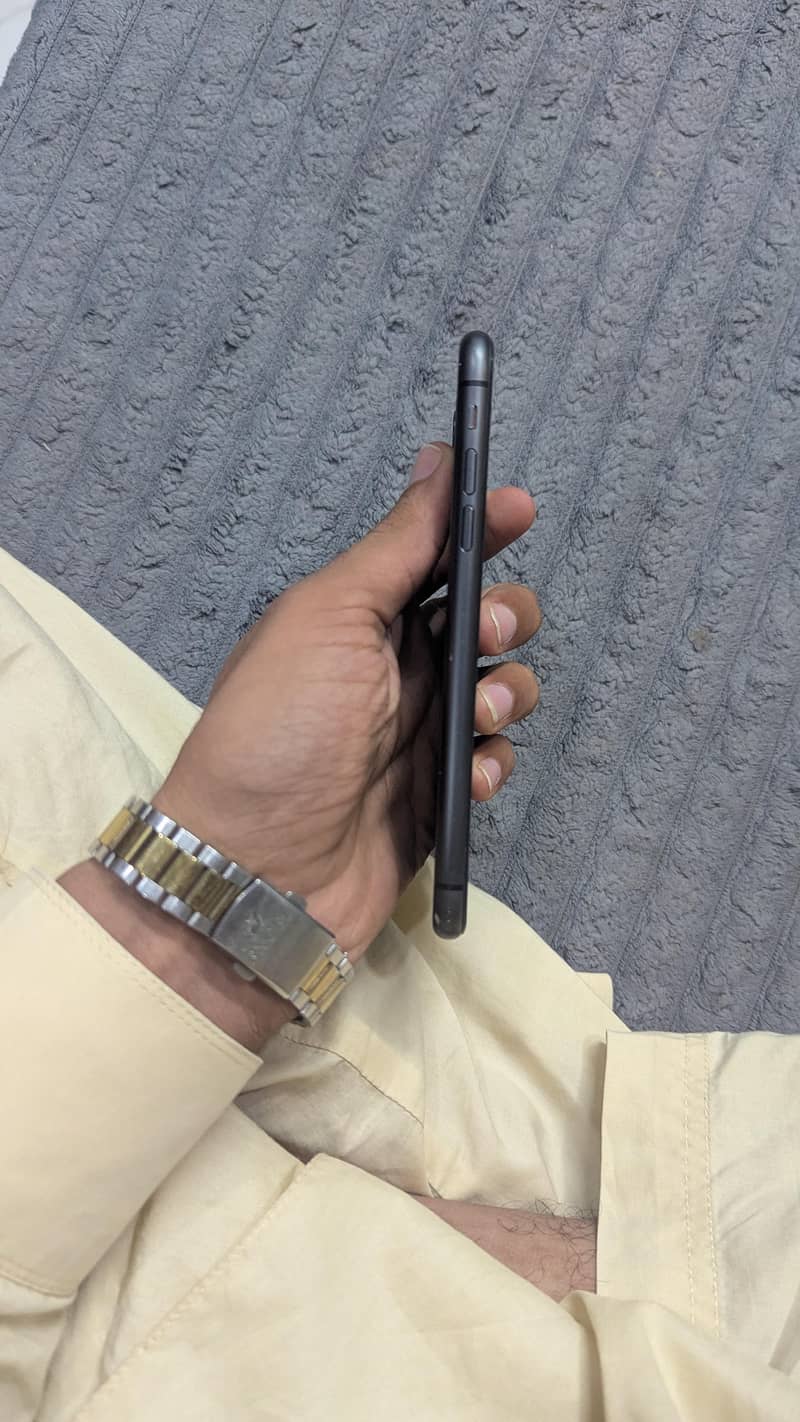 Apple iPhone 11 2