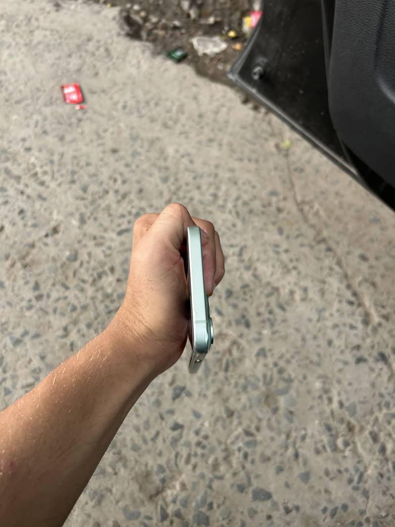Apple iPhone 15 plus 1