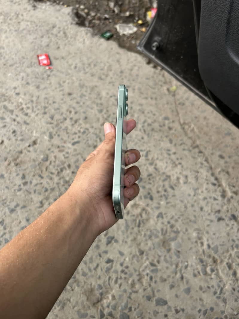 Apple iPhone 15 plus 2