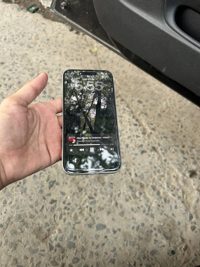 Apple iPhone 15 plus 4