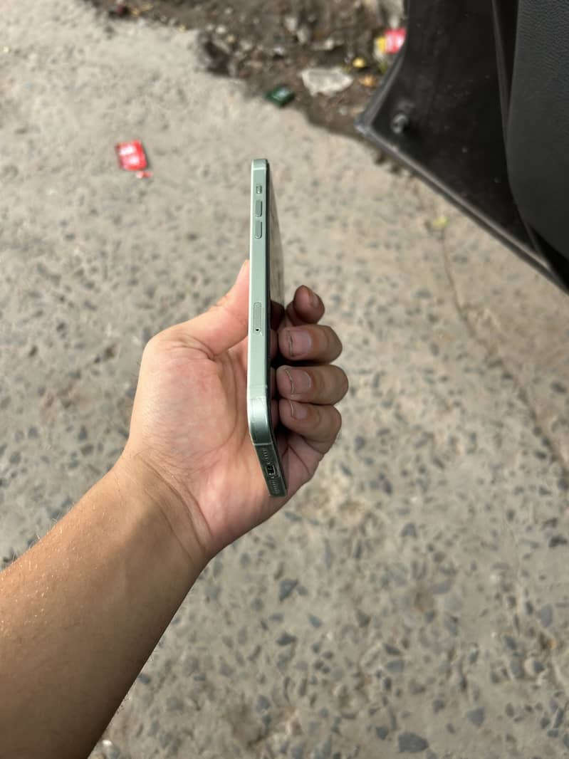 Apple iPhone 15 plus 5