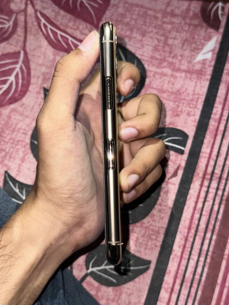 iPhone 11 Pro 3