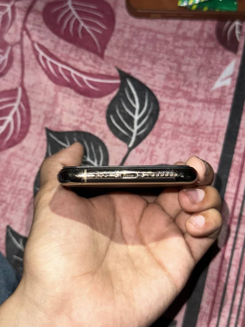 iPhone 11 Pro 5