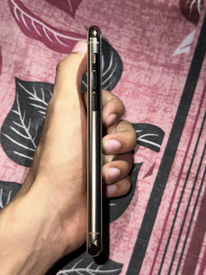 iPhone 11 Pro 6