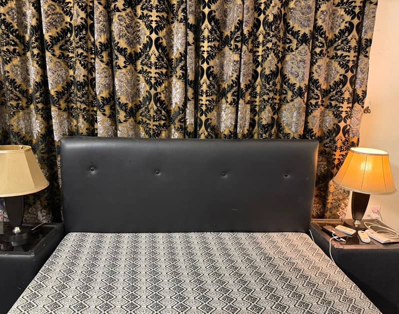 Black leather bed 2